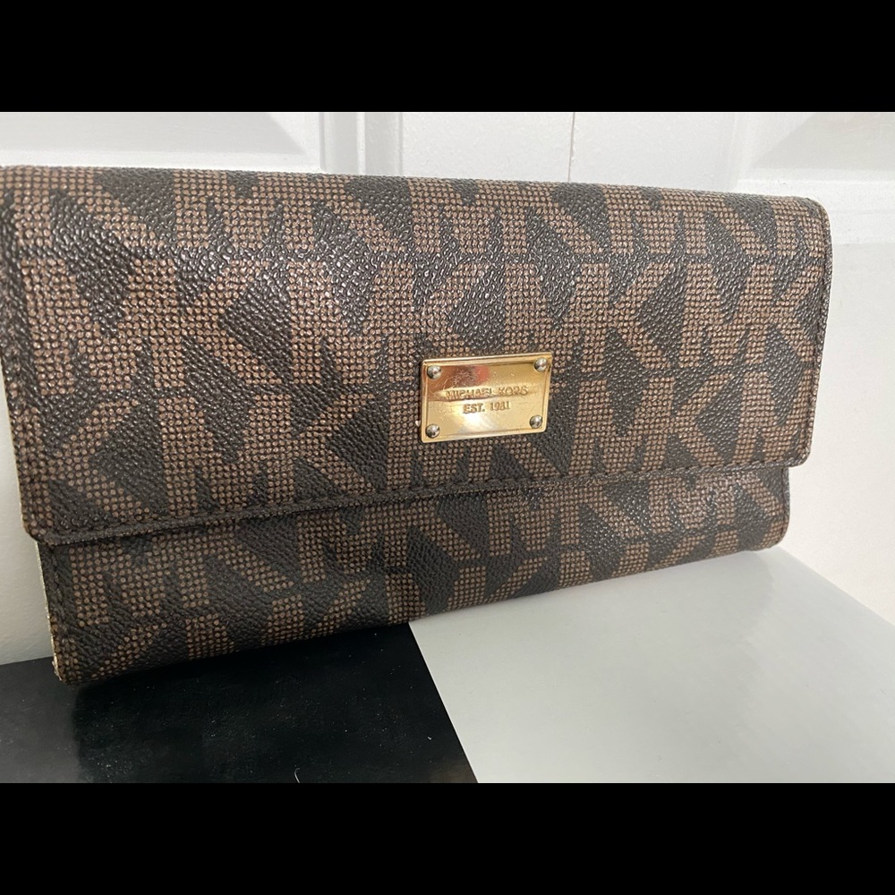 Michael Kors wallet